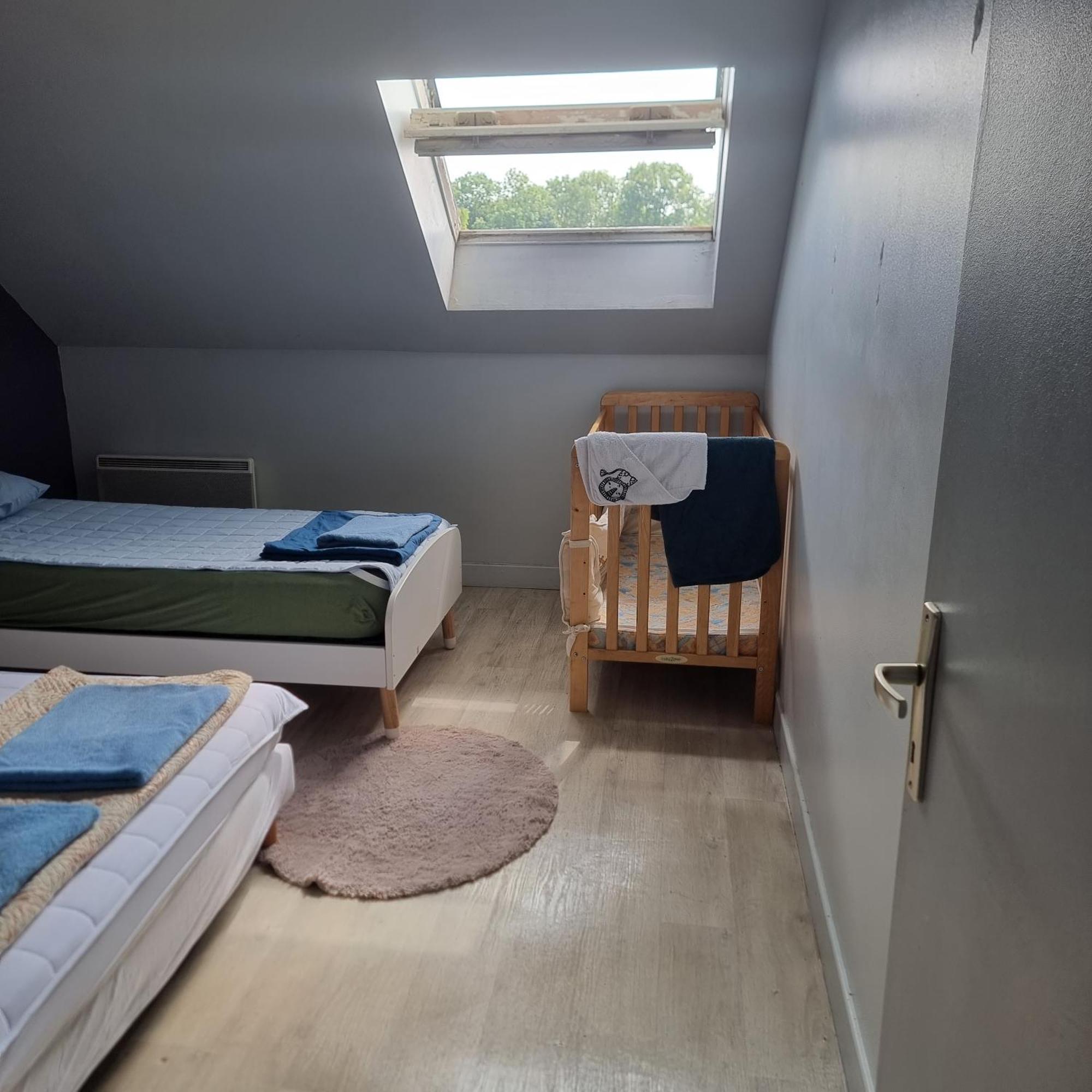 Appartamento Pres De Disney, Au Vert Et Calme Precy-sur-Marne Esterno foto